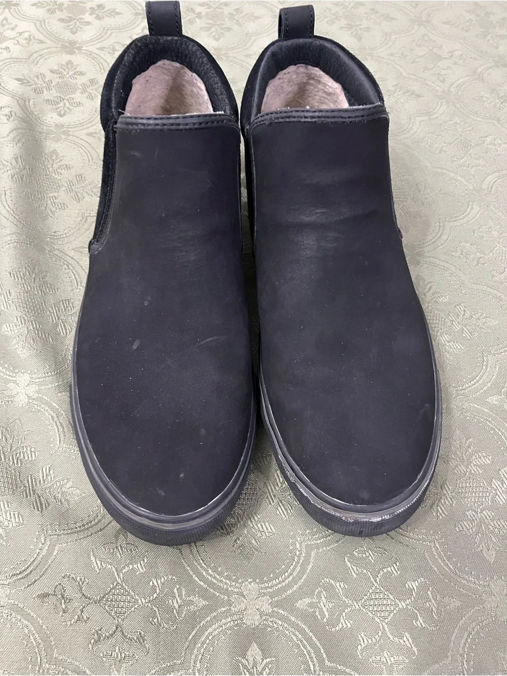 UGG Kemp man’s Black Slip-On with Suede Panels size 10